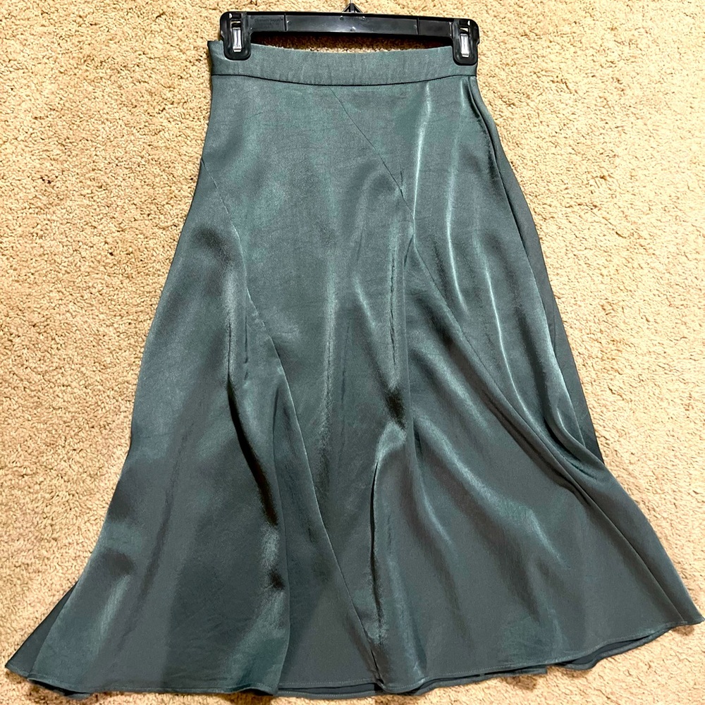 High waisted Satin midi skirt
